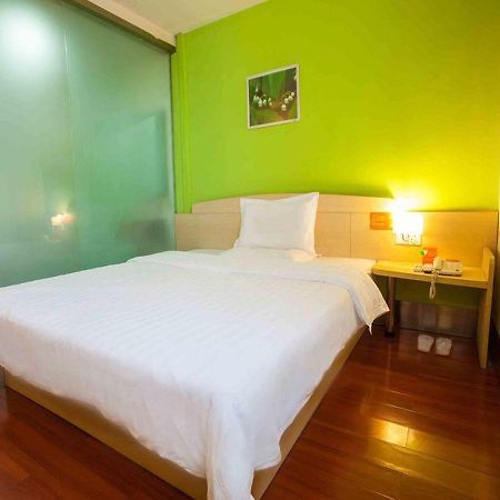 7Days Inn Sanya Phoenix Island Buitenkant foto