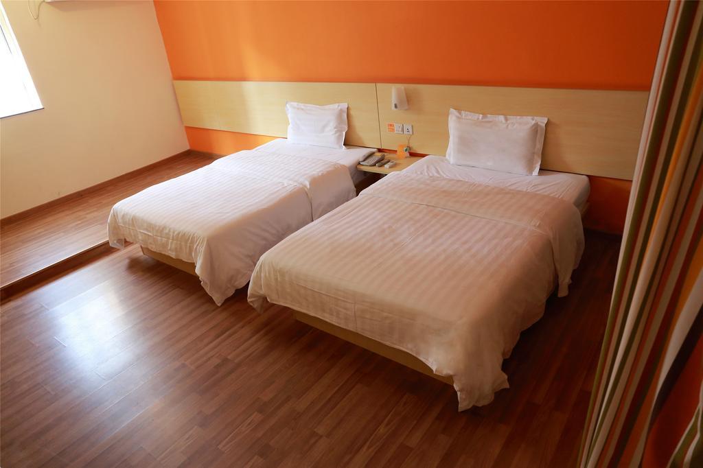7Days Inn Sanya Phoenix Island Buitenkant foto
